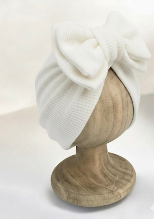 White bow cap