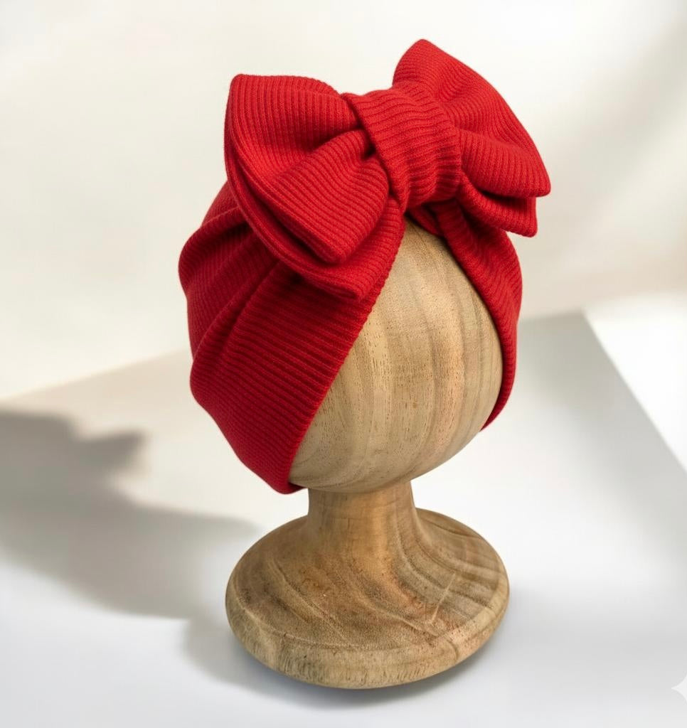 Red bow cap